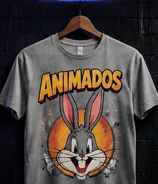 Polera realista estampada de animados